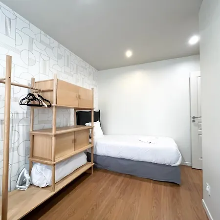 Apartment Urban Flat 02 - 4 Bedrooms Flat In Center Of