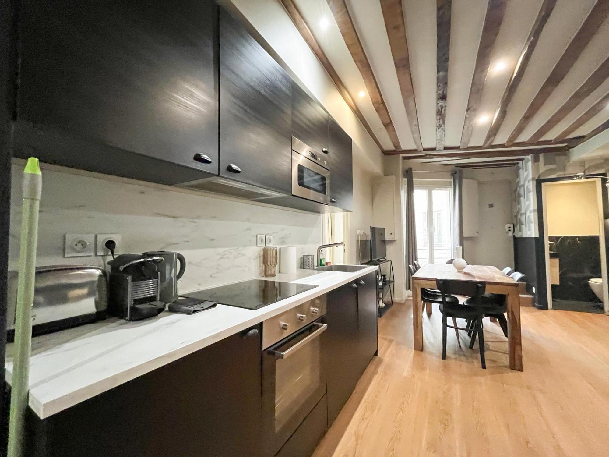 Urban Flat 02 - 4 Bedrooms Flat In Center Of Appartamento *