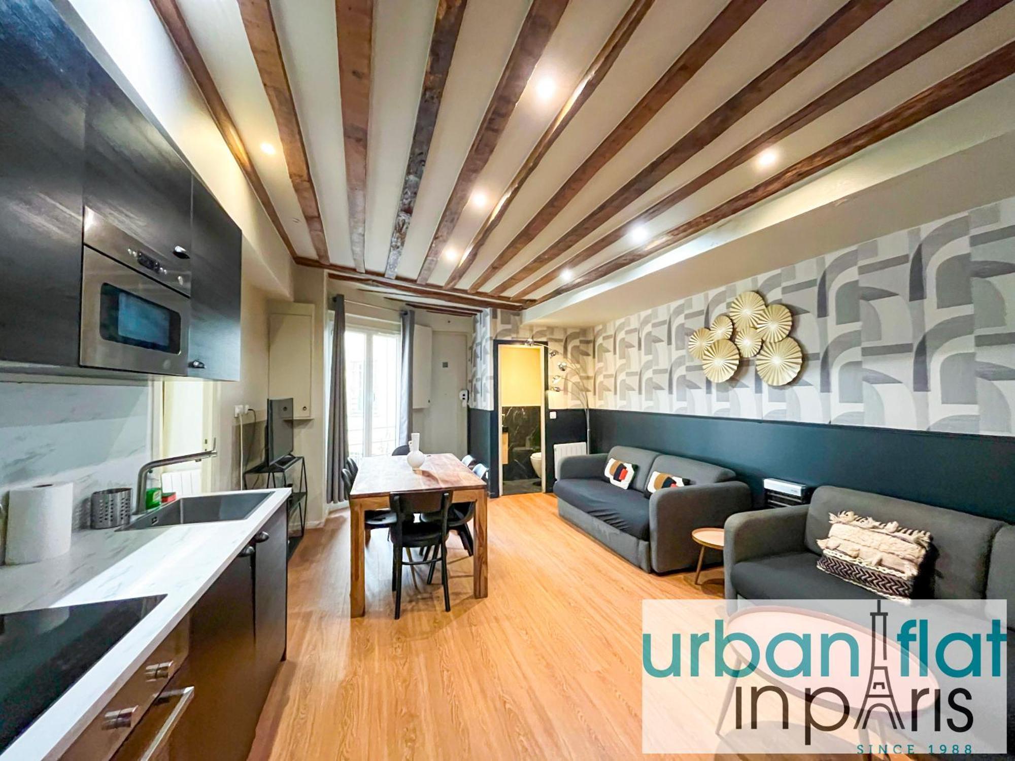 Urban Flat 02 - 4 Bedrooms Flat In Center Of Appartamento